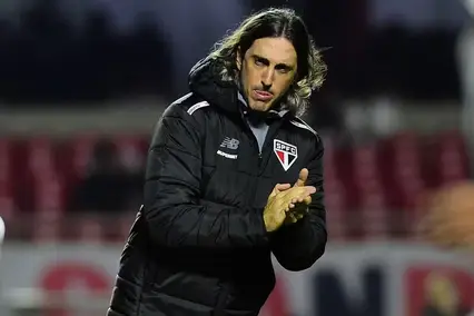 Luís Zubeldía antes de São Paulo x Vasco — Foto: Marcos Ribolli (Foto: None)