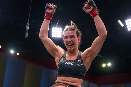 Mackenzie Dern comemora vitória no UFC Las Vegas 101 (Foto: Instagram/UFC ANZ)