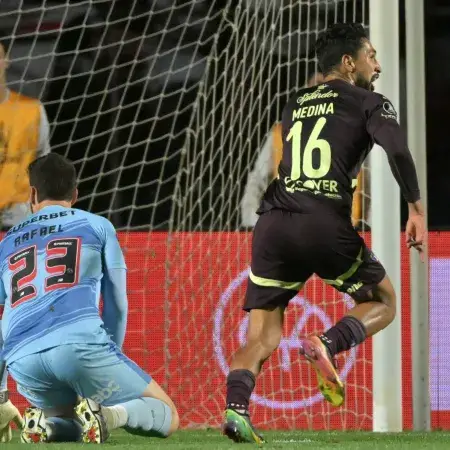 Medina superou Rafael durante São Paulo x LDU, jogo da Libertadores