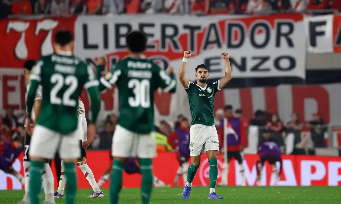 Palmeiras vence na Argentina