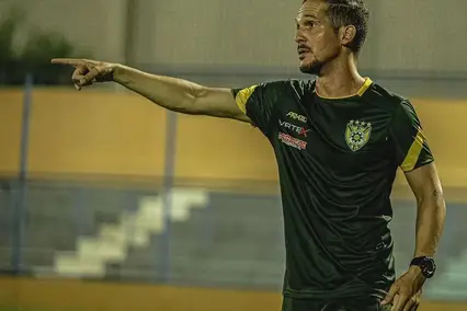 Técnico Felipe Sousa, do Picos (Foto: Samuel Pereira)