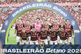 Time titular do Flamengo no empate com o Grêmio, no Maracanã (Foto: Gilvan de Souza / Flamengo)