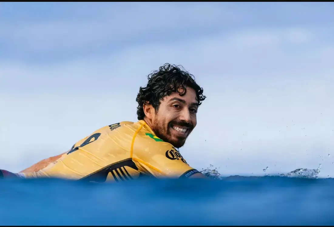 Yago Dora campeão mundial de surfe